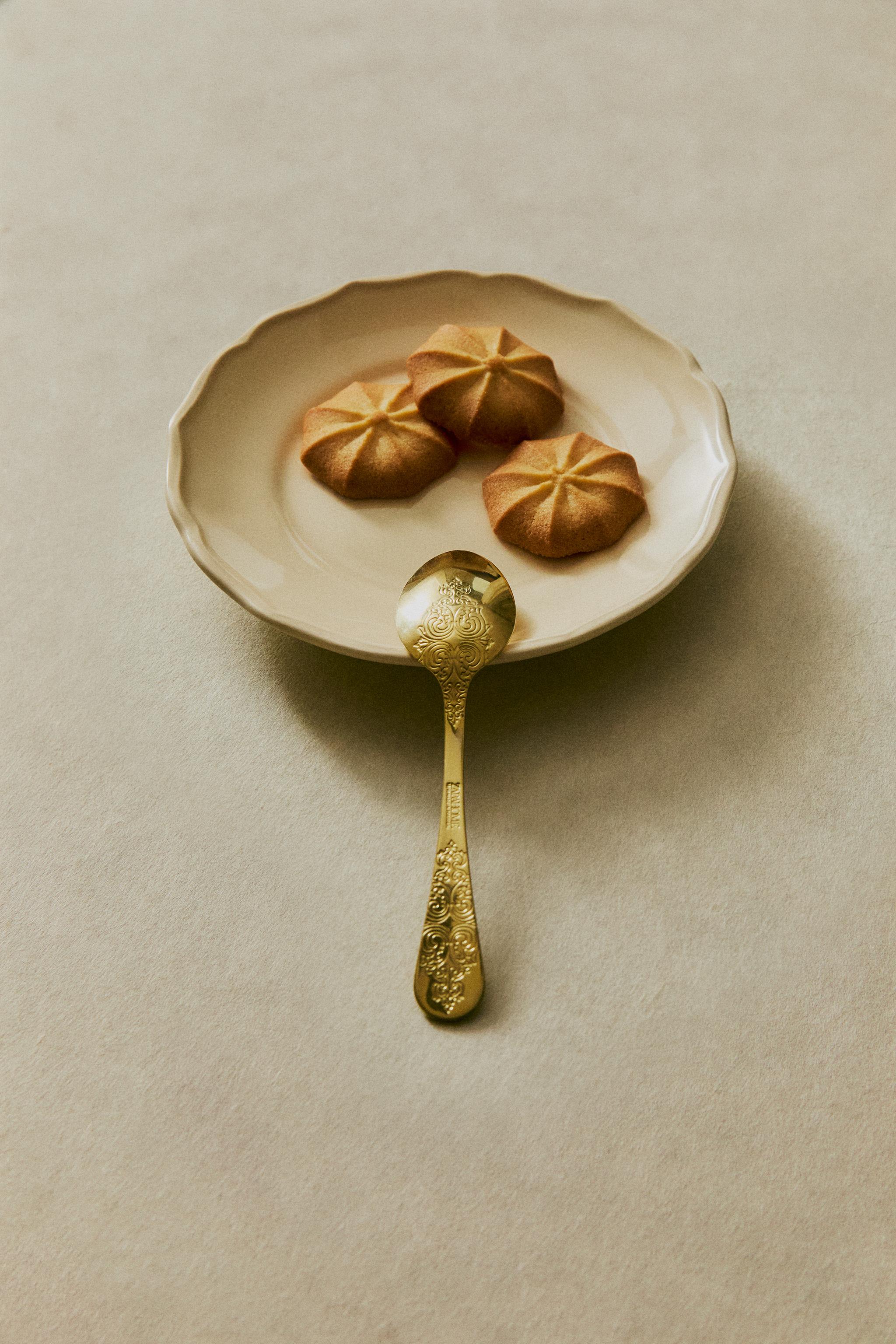 SET OF ENGRAVED DESSERT SPOONS (SET OF 4)